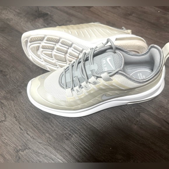 Nike Air Max Axis Running Sneakers Women's 7 - Picture 4 of 8
